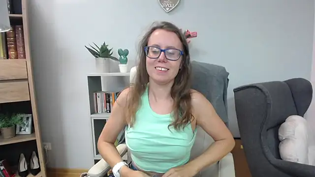 Snapshot of sweetxLizzy chatting on July 22, 2026, 4:25 am sweetxLizzy online show from July 22, 2026, 4:25 am