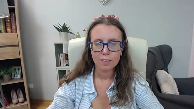 Snapshot of sweetxLizzy chatting on July 7, 2026, 6:47 am sweetxLizzy online show from July 7, 2026, 6:47 am