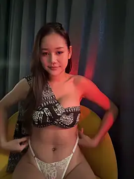 cherrycuteasian online show from April 12, 2026, 12:47 am
