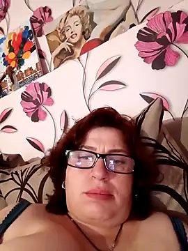 Snapshot of Darlene_Eleanor chatting on October 17, 2025, 4:05 am Darlene Eleanor online show from October 17, 2025, 4:05 am