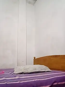 Slllll Couple00 online show from November 12, 2025, 1:37 pm