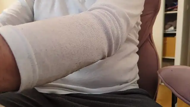 Snapshot of Jonpol74_ chatting on February 26, 2026, 1:11 pm Jonpol74 online show from February 26, 2026, 1:11 pm