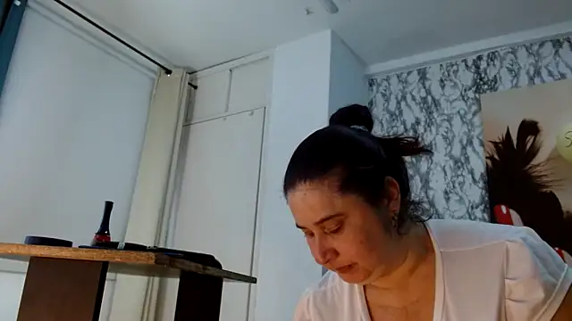 mariani smith online show from November 5, 2025, 12:19 pm