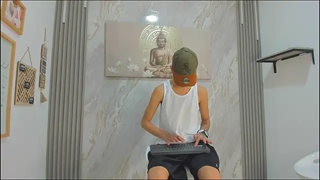 Snapshot of TWINKS_BOYS1 chatting on December 18, 2025, 7:40 pm TWINKS BOYS1 online show from December 18, 2025, 7:40 pm