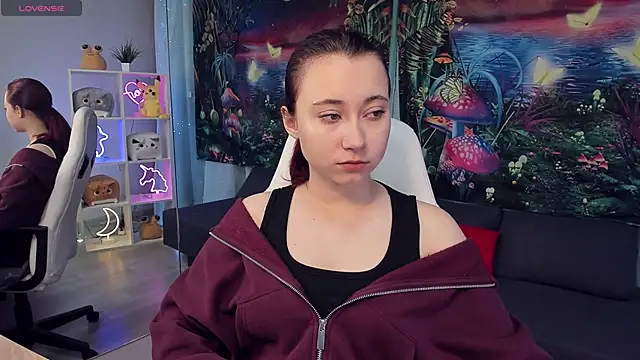 ClaraParks online show from September 23, 2025, 6:04 pm