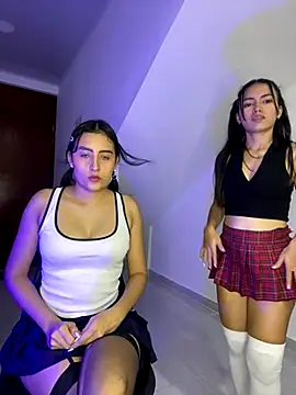 Lily  18 online show from November 9, 2025, 4:05 am