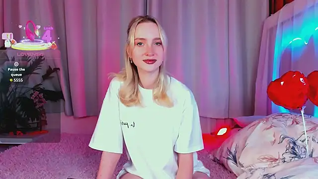 Snapshot of EllaBloom chatting on February 22, 2026, 2:08 pm EllaBloom online show from February 22, 2026, 2:08 pm