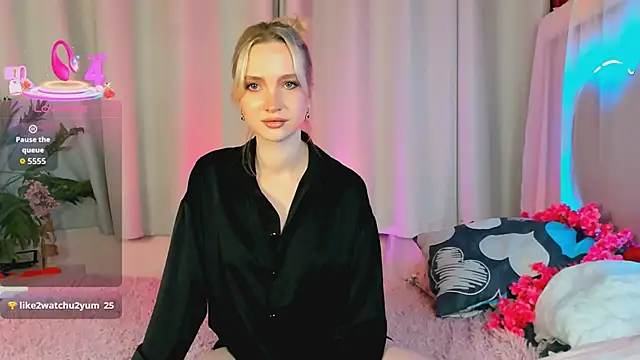 Snapshot of EllaBloom chatting on February 21, 2026, 1:35 pm EllaBloom online show from February 21, 2026, 1:35 pm