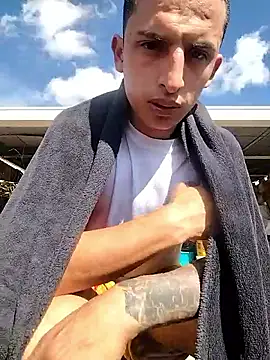 Dani22cmhot online show from January 11, 2026, 2:13 pm