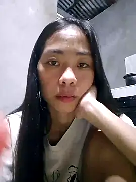 SweetMissPinay18 online show from June 25, 2026, 2:44 pm