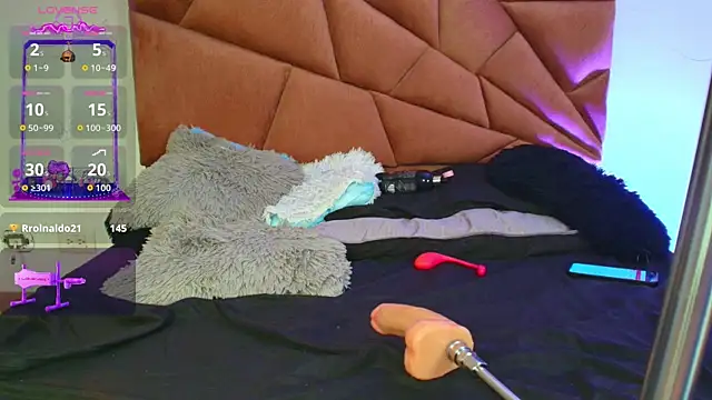 sebas palacioo online show from September 9, 2025, 5:06 am