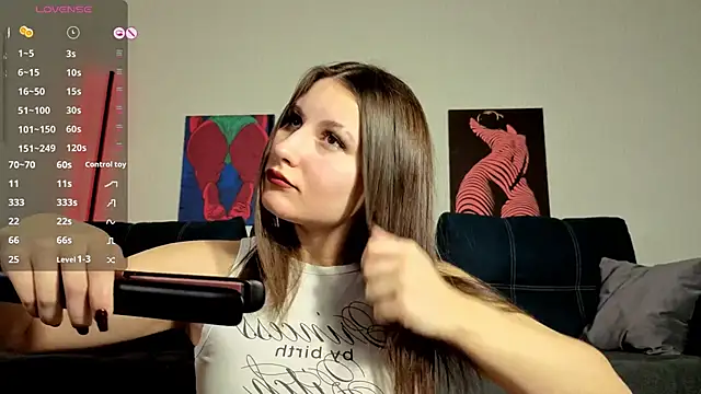 Snapshot of TrixiBell chatting on February 3, 2026, 6:40 am TrixiBell online show from February 3, 2026, 6:40 am