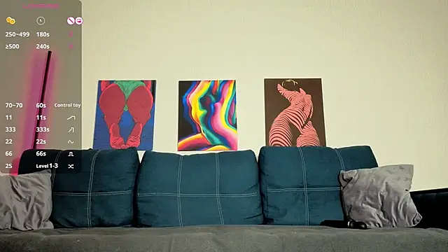 TrixiBell online show from November 26, 2025, 4:45 am