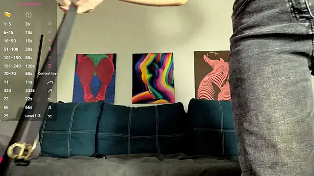 Snapshot of TrixiBell chatting on February 14, 2026, 4:13 am TrixiBell online show from February 14, 2026, 4:13 am