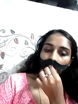 Snapshot of Zoya_G chatting on October 1, 2025, 10:30 am Zoya G online show from October 1, 2025, 10:30 am