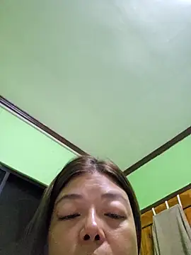 allesandra11 online show from December 17, 2025, 5:18 pm