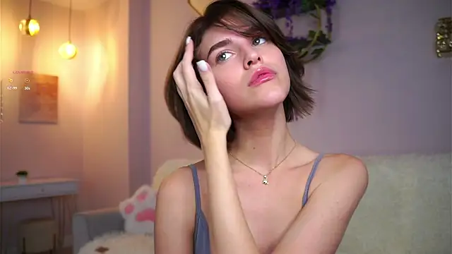 EleneButton online show from October 25, 2025, 1:05 am