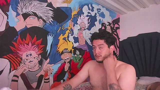 Snapshot of RoxyandAron2 chatting on February 5, 2026, 1:40 pm RoxyandAron2 online show from February 5, 2026, 1:40 pm