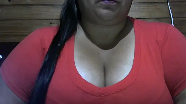 Snapshot of MARRENTINHA34 chatting on May 4, 2026, 10:01 pm MARRENTINHA34 online show from May 4, 2026, 10:01 pm
