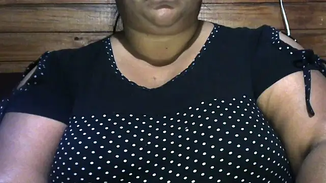 MARRENTINHA34 online show from March 12, 2026, 10:25 pm