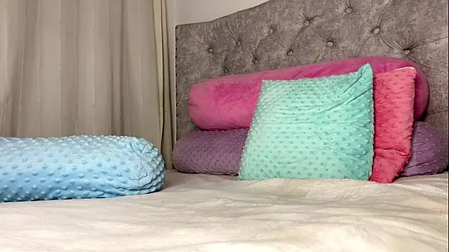 Gabrielatafur online show from April 18, 2026, 3:09 am