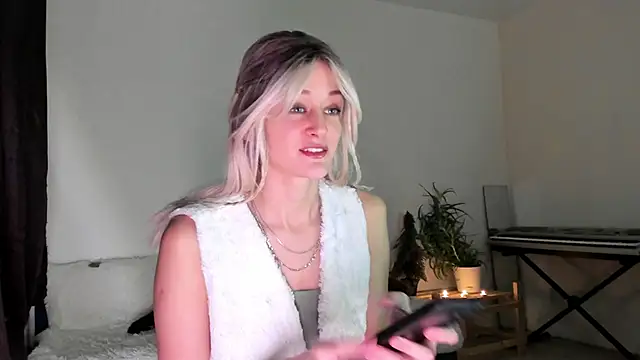 Snapshot of thief_of_hearts chatting on December 19, 2025, 6:38 am thief of hearts online show from December 19, 2025, 6:38 am