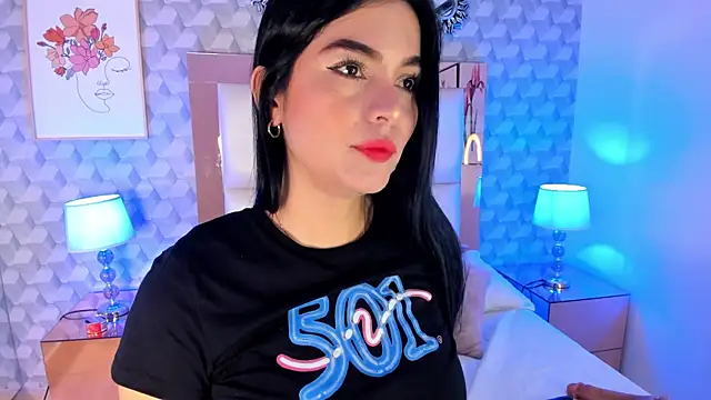 Sasha  sims   online show from October 20, 2025, 11:22 am