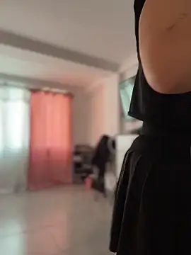 JuanitaMore01 online show from April 16, 2026, 9:04 pm