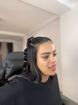 JuanitaMore01 online show from March 25, 2026, 9:57 pm