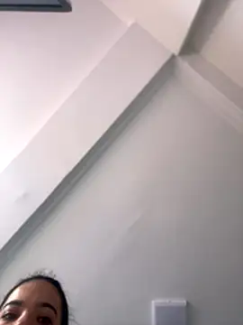 JuanitaMore01 online show from October 31, 2025, 2:24 pm