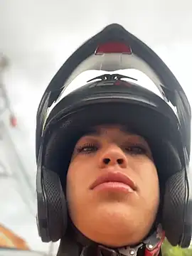 JuanitaMore01 online show from February 12, 2026, 9:47 pm