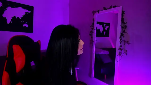 Snapshot of ZoeValencia1 chatting on February 18, 2026, 12:56 pm ZoeValencia1 online show from February 18, 2026, 12:56 pm