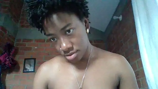 Snapshot of DarkHoneyy chatting on January 11, 2026, 1:07 pm DarkHoneyy online show from January 11, 2026, 1:07 pm