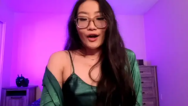 Snapshot of Aliciaz3 chatting on September 27, 2025, 5:08 pm Aliciaz3 online show from September 27, 2025, 5:08 pm