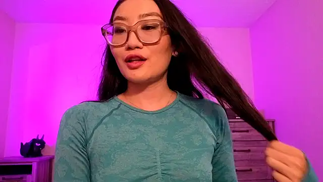 Snapshot of Aliciaz3 chatting on October 5, 2025, 5:25 pm Aliciaz3 online show from October 5, 2025, 5:25 pm