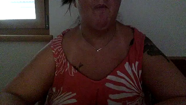 Snapshot of LaReginaNera chatting on June 27, 2026, 8:09 am LaReginaNera online show from June 27, 2026, 8:09 am