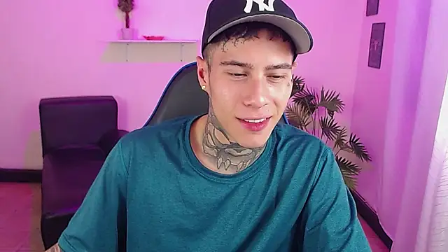 Snapshot of setthomas chatting on February 9, 2026, 9:35 pm setthomas online show from February 9, 2026, 9:35 pm