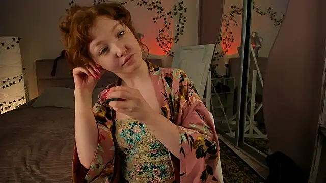 EmyRosaly online show from April 4, 2026, 5:08 pm