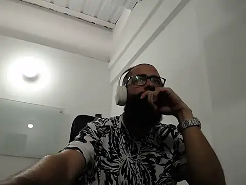 FranccoJ online show from November 4, 2025, 5:50 pm