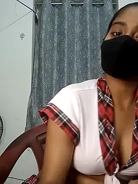 Snapshot of shrutee12 chatting on November 4, 2025, 5:39 pm shrutee12 online show from November 4, 2025, 5:39 pm