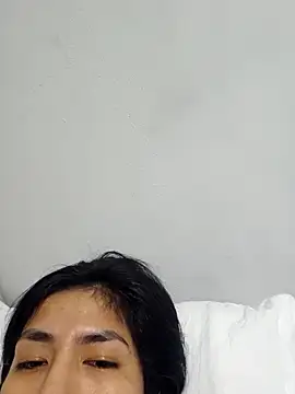 Snapshot of Miss_Pompitas23 chatting on December 19, 2025, 5:21 am Miss Pompitas23 online show from December 19, 2025, 5:21 am