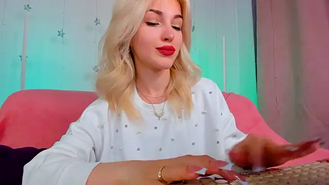 LisaFoxyMe online show from May 21, 2026, 1:25 am