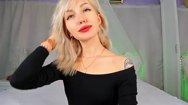 Snapshot of LisaFoxyMe chatting on January 10, 2026, 1:56 am LisaFoxyMe online show from January 10, 2026, 1:56 am