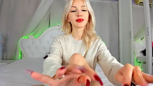 Snapshot of LisaFoxyMe chatting on February 11, 2026, 1:38 am LisaFoxyMe online show from February 11, 2026, 1:38 am