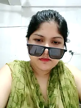 Snapshot of Nusrat-N chatting on September 11, 2025, 6:19 pm Nusrat-N online show from September 11, 2025, 6:19 pm