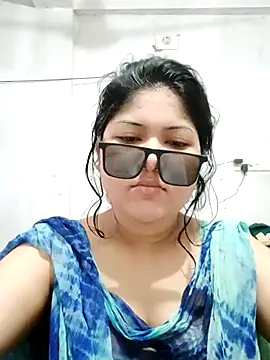 Snapshot of Nusrat-N chatting on September 11, 2025, 2:22 am Nusrat-N online show from September 11, 2025, 2:22 am