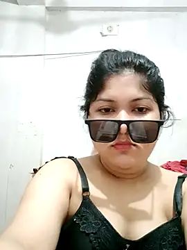 Snapshot of Nusrat-N chatting on September 22, 2025, 1:55 am Nusrat-N online show from September 22, 2025, 1:55 am