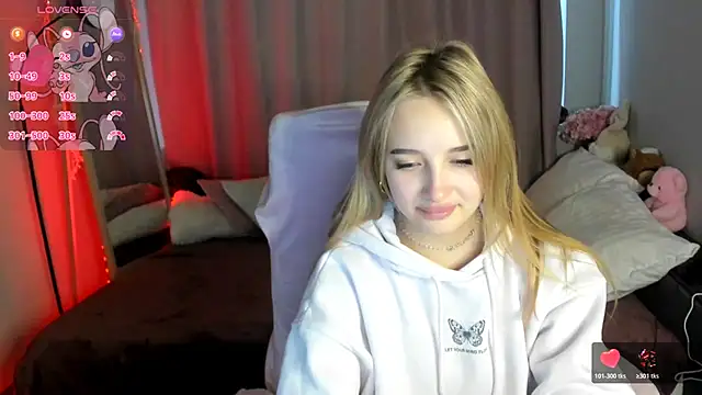 TaisiaHot online show from December 23, 2025, 9:52 am