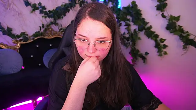 SophieDreamss online show from November 24, 2025, 2:39 pm