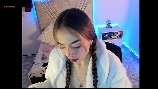 Mia Victoria22 online show from April 18, 2026, 2:25 am